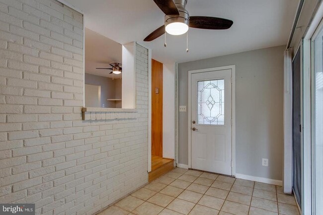 Building Photo - 5834 Pratt St