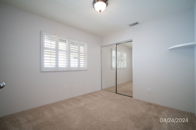Building Photo - 3 BD/2 BA Home with Enclosed Garage in Ewa Beach (Pets ok)