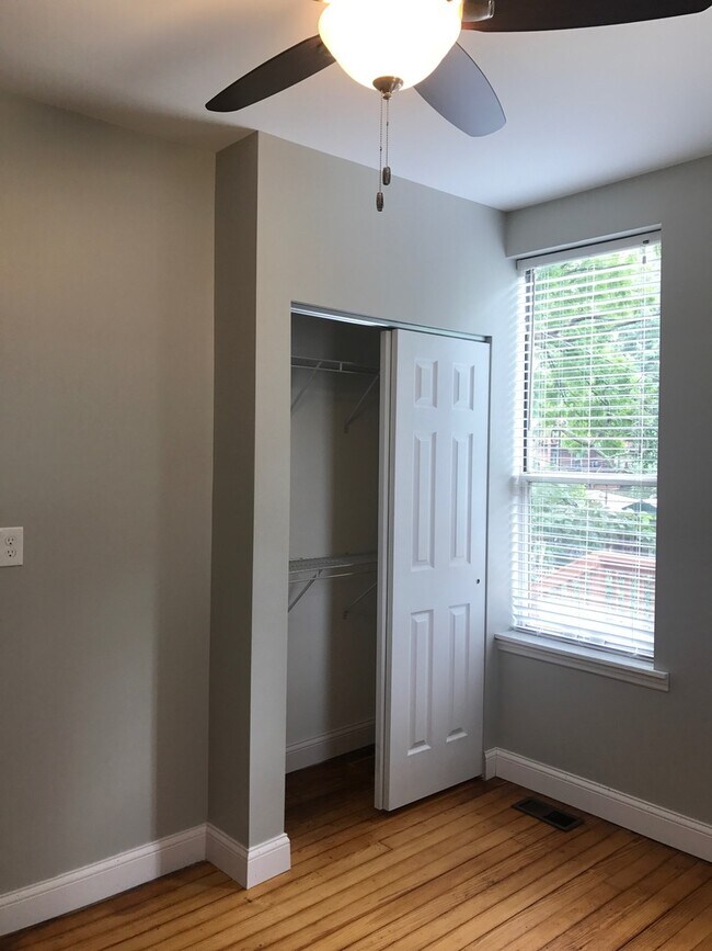 Building Photo - 2 Bedroom Renovation near the Hill