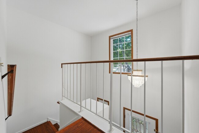 Building Photo - 1404 W Sapphire Dr