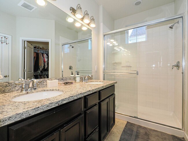 Building Photo - Beautiful House in Excellent Daybreak Location!