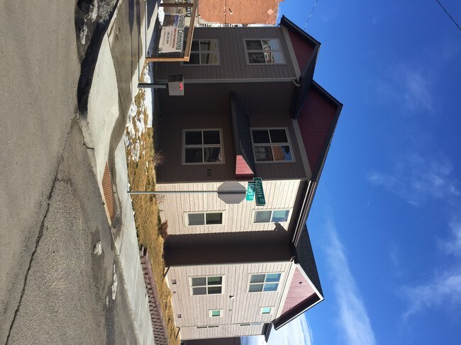 Primary Photo - 632 W Granite St
