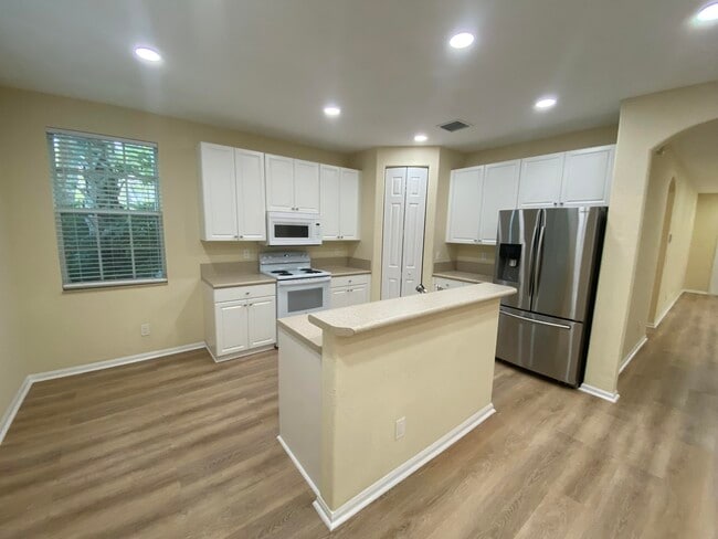 Building Photo - 4456 Regal Ct