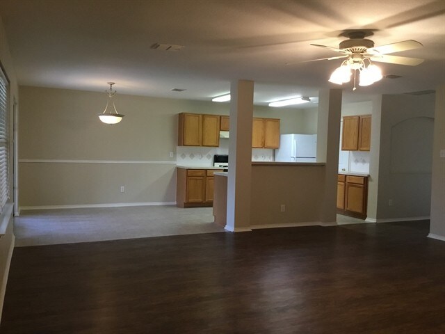 Building Photo - 7110 Chambers Creek Ln