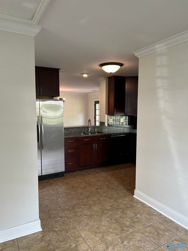 Building Photo - 2327 Quince Dr SE