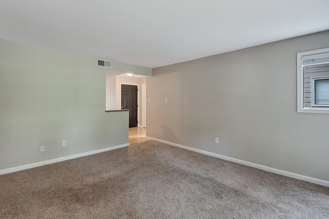 Building Photo - 1843 Fernspring Cove