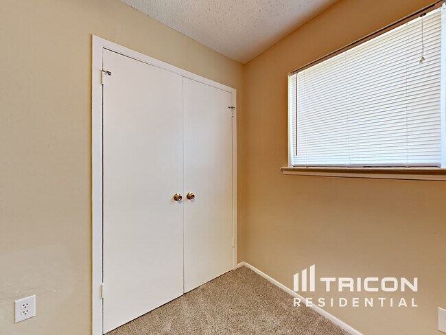 Building Photo - 713 Cavendish Dr