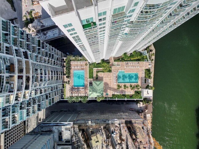 Building Photo - 41 SE 5th St