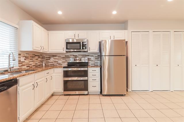 Building Photo - 18903 Platte River Way