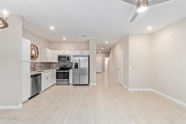 Building Photo - 2134 W Harmont Dr