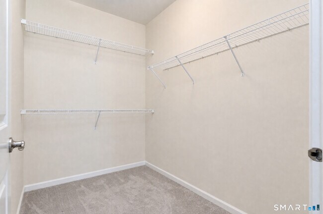 Building Photo - 922 Old Pasture Dr