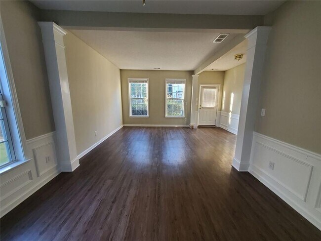 Building Photo - 2623 Davenham Ln