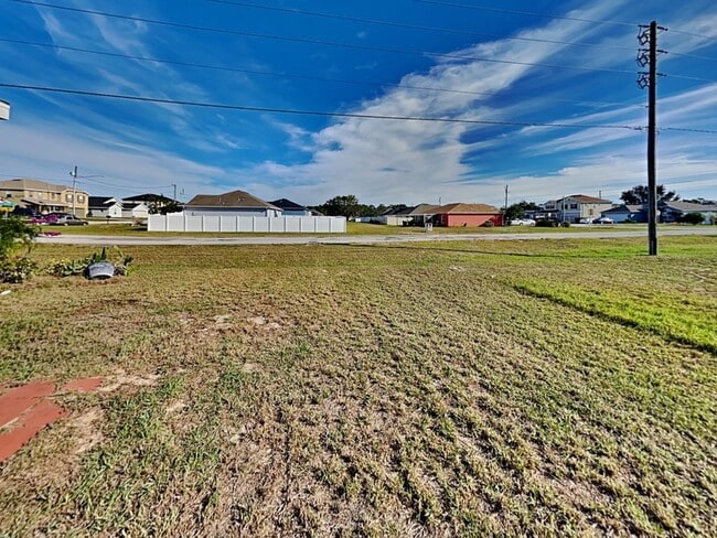 Building Photo - 1388 N Platte Ct
