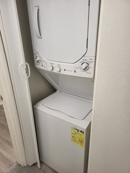 Building Photo - 562 Ebbtide Cir