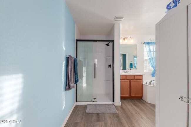 Building Photo - 836 E Constance Wy