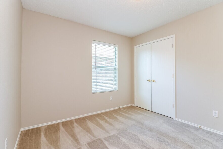Building Photo - 4208 Hunters Creek Dr