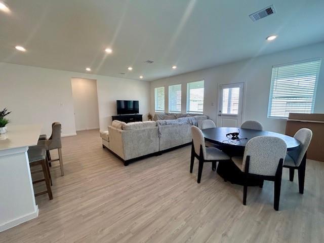 Building Photo - 1215 Shady Pnes Dr