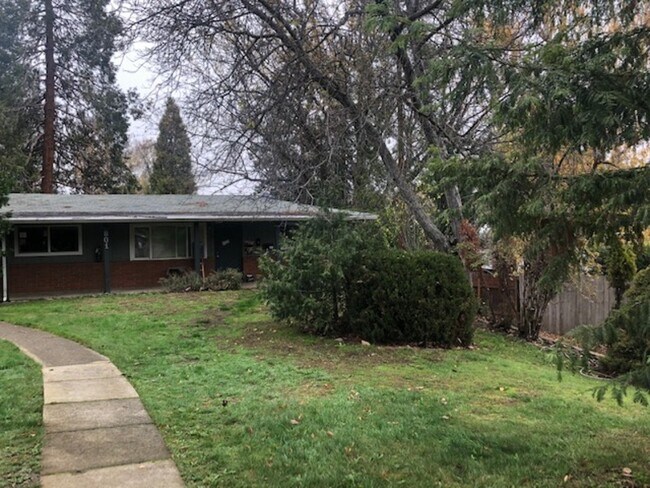 Building Photo - 801 Ashland St