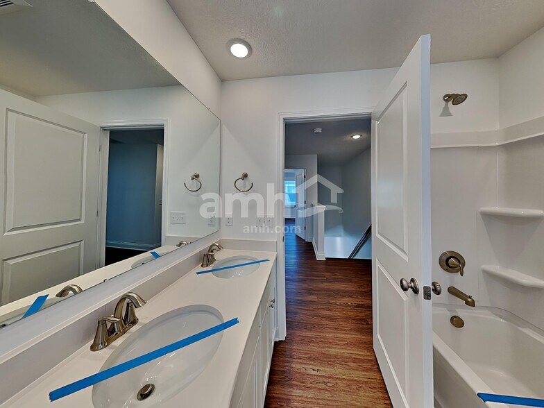 Building Photo - 8316 Northpoint Dr