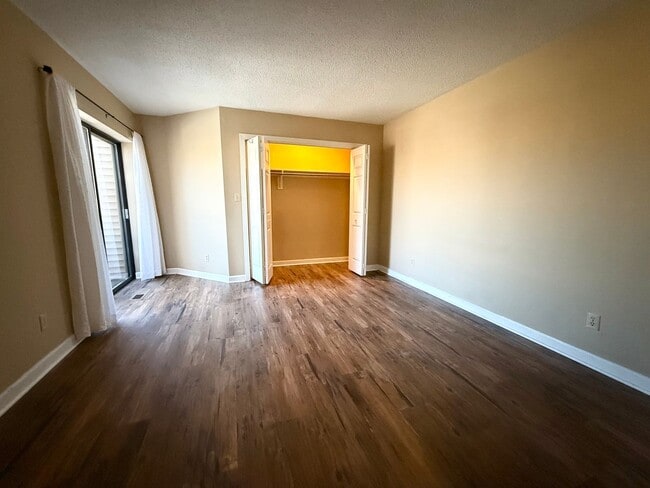 Building Photo - 326 Olympia Dr