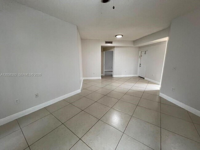 Building Photo - 6992 SW 39th St