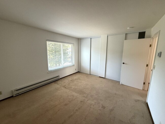 Building Photo - TWO BEDROOM PLUS LOFT, ONE AND HALF BATH T...