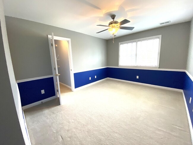 Building Photo - 4224 Evergreen Dr