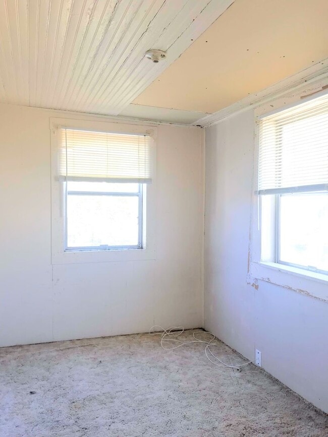Building Photo - 114 N Plum St