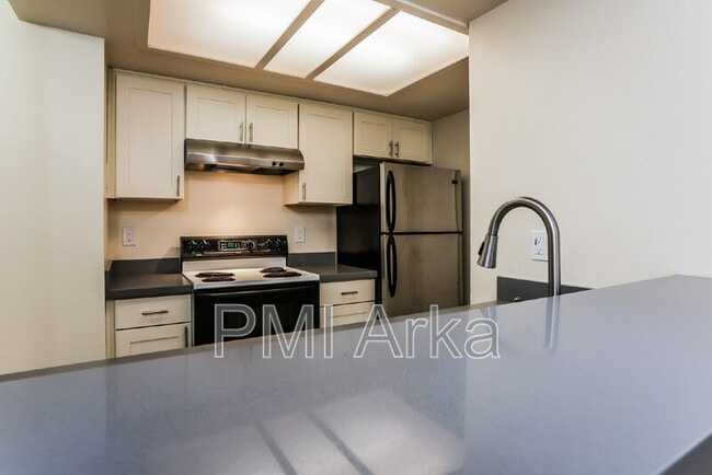 Building Photo - 14404 NE 31st St