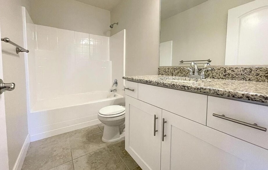 Building Photo - 3971 Bella Vista Dr