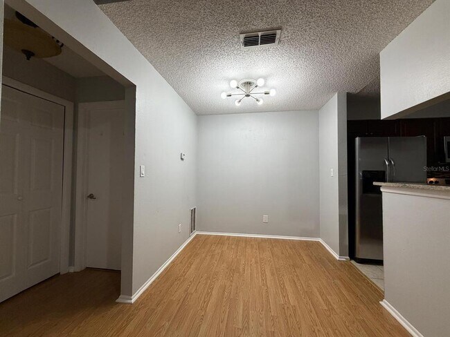 Building Photo - 8643 Mallard Reserve Dr