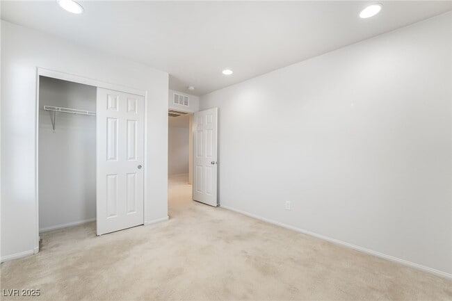 Building Photo - 9205 Keystone Ridge Ave