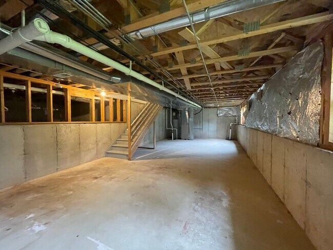 Building Photo - 649 Linda Ct