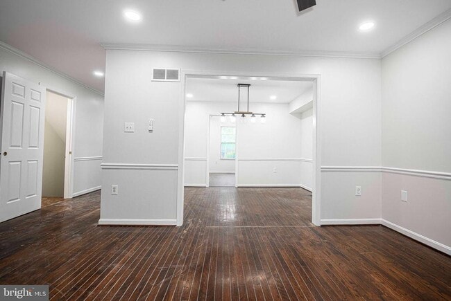 Building Photo - 910 Candlelight Ct