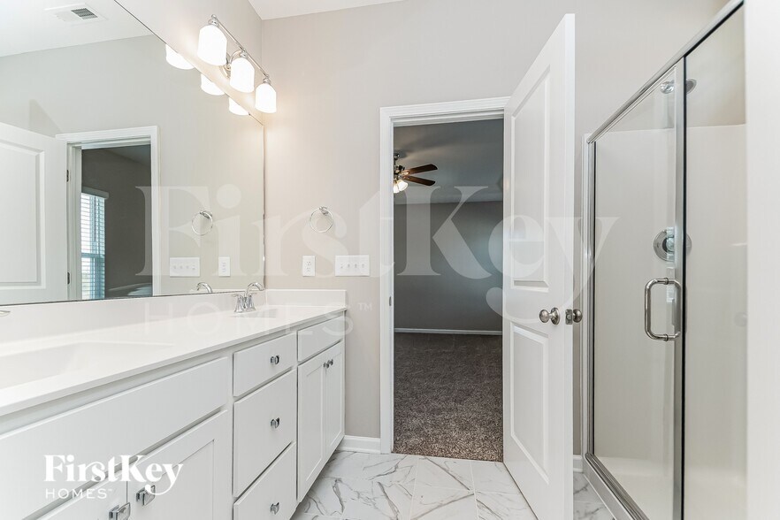 Building Photo - 501 Rain Drizzle Ct