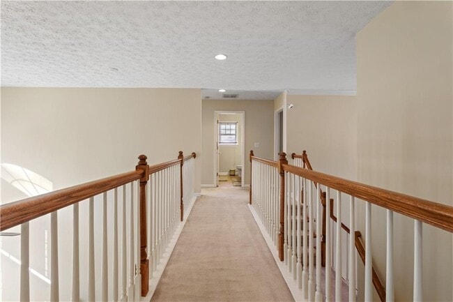 Building Photo - 130 S Links Dr