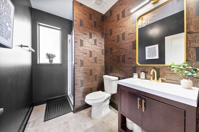 Building Photo - 4301 Vivian St