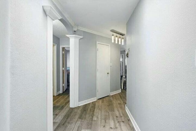 Building Photo - 404 Lindsay Pl SW