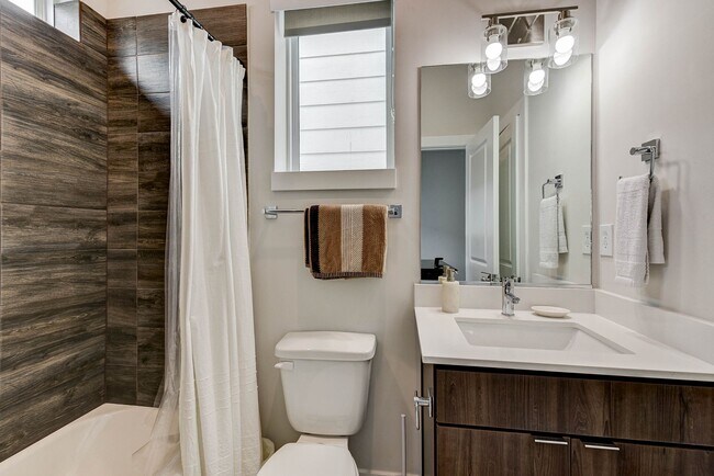 Building Photo - 5857 Dolores St