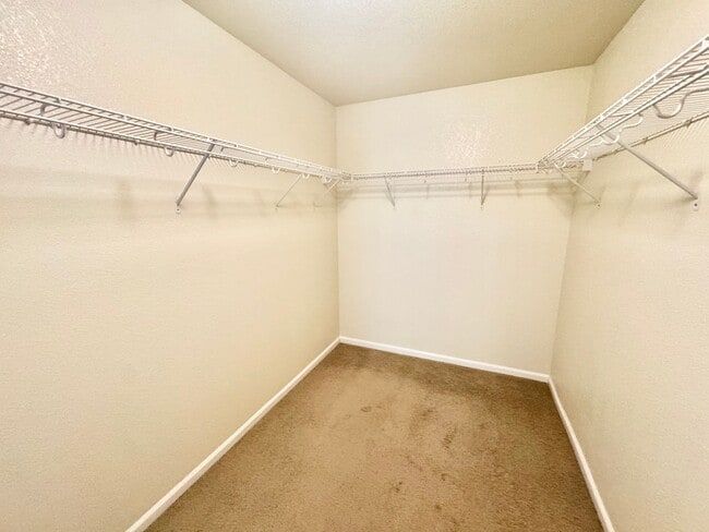 Building Photo - Lovely 2 Story Home In East Woodland In Great Location