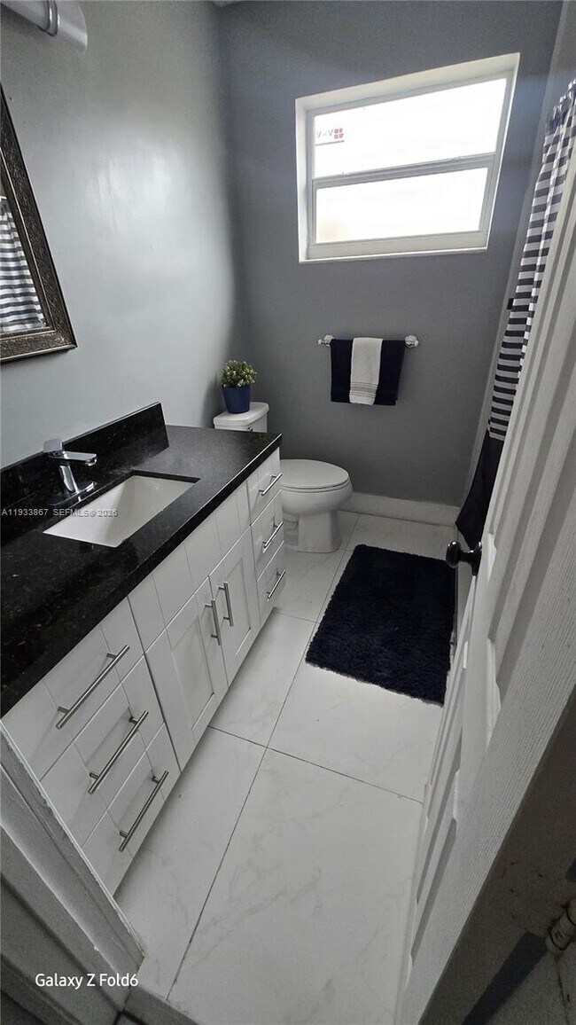 Building Photo - 7817 Fairway Blvd