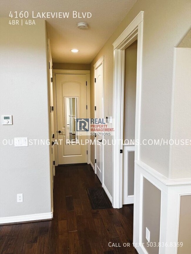 Building Photo - 4160 Lakeview Blvd