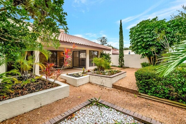 Building Photo - 6740 Lago Vista Terrace