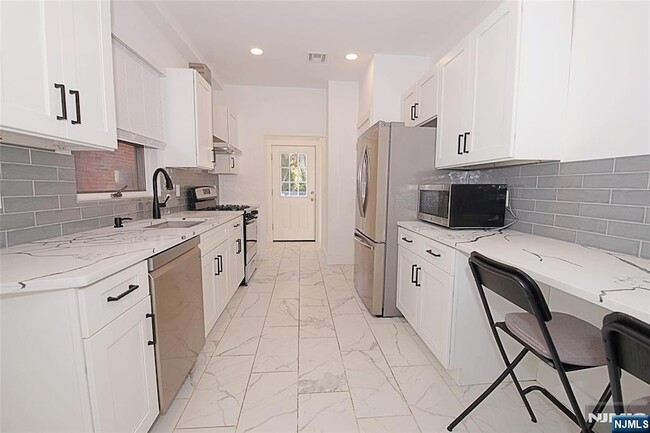 Building Photo - 34 Hilliard Ave