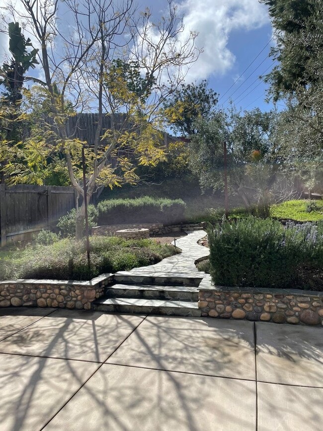 Building Photo - Clairemont Beauty - Welcome Home!