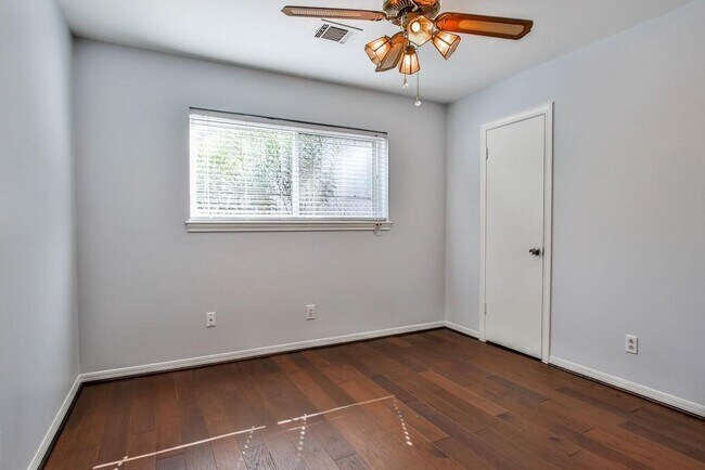 Building Photo - 12514 Kingsride Ln