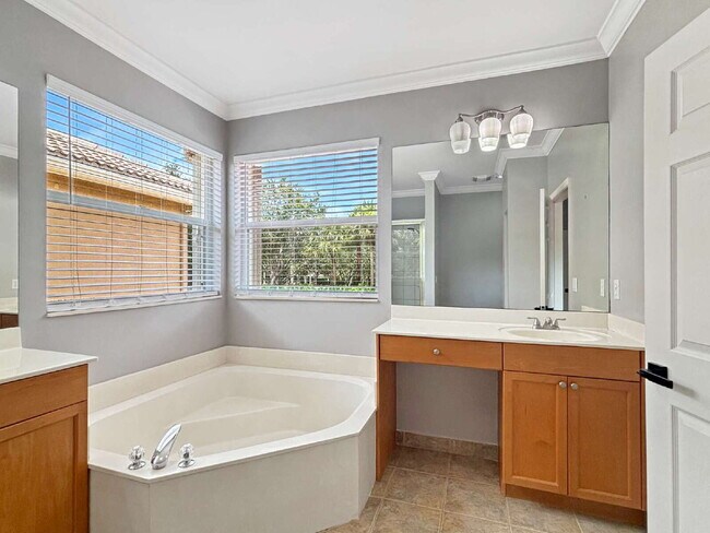 Building Photo - Beautiful 4BR Home in Gated Wellington Shores | Fenced Yard | Resort-Style Amenities