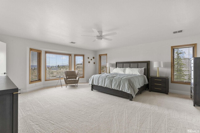 Building Photo - 3400 Southampton Dr