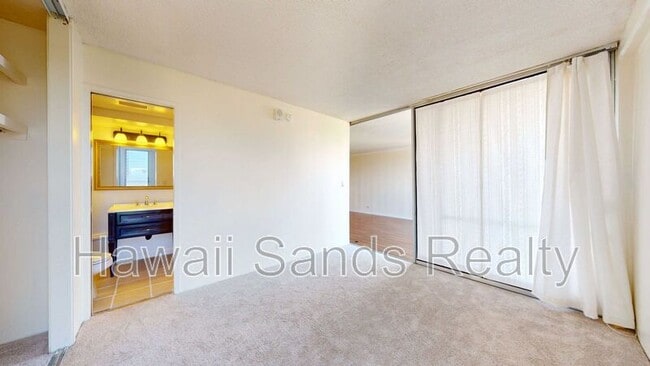Building Photo - 1617 Ke’eaumoku St