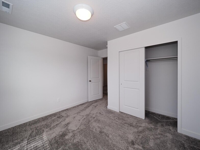 Building Photo - 1578 W Sparta Way
